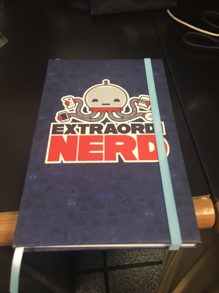 patolo3032's tweet photo. @paodlcastillo al fin llego mi libreta. Me encanto https://t.co/k8qCPLtEv8