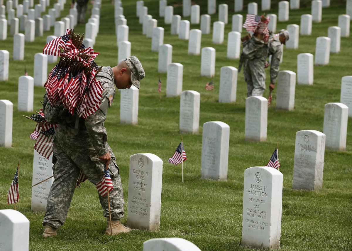 TheSharkDaymond's tweet photo. Thank you to all that have given their lives while serving in our armed forces. With gratitude, we remember you this Memorial Day. https://t.co/DhWtk6NzPr