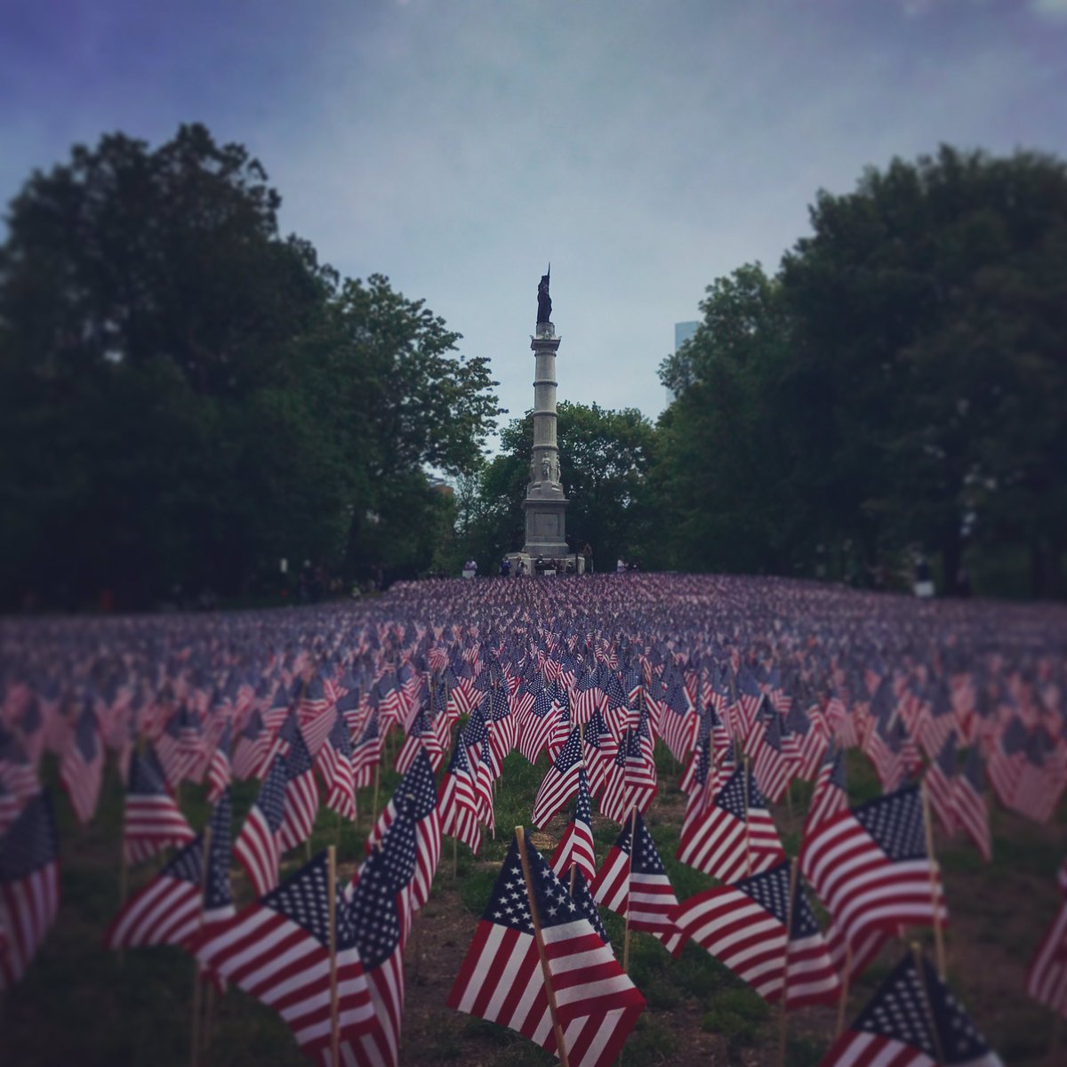Hearth_Inc's tweet photo. In honor of #MemorialDay we pay our respects to the men and women who gave their all in service to our country #goldstarfamilies #ThankYou https://t.co/zmUFv3x7af