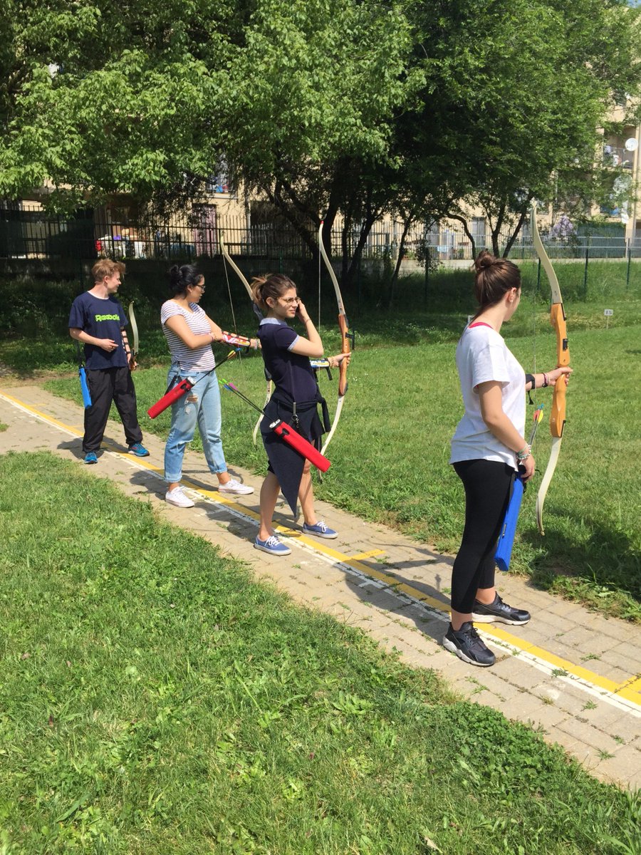 IstitutoART's tweet photo. Nuova esperienza con arco e frecce.
La nostra 4ITI ha centrato il bersaglio... o quasi!
#Tiroconlarco #IstitutoART https://t.co/DaU5ALPY1s