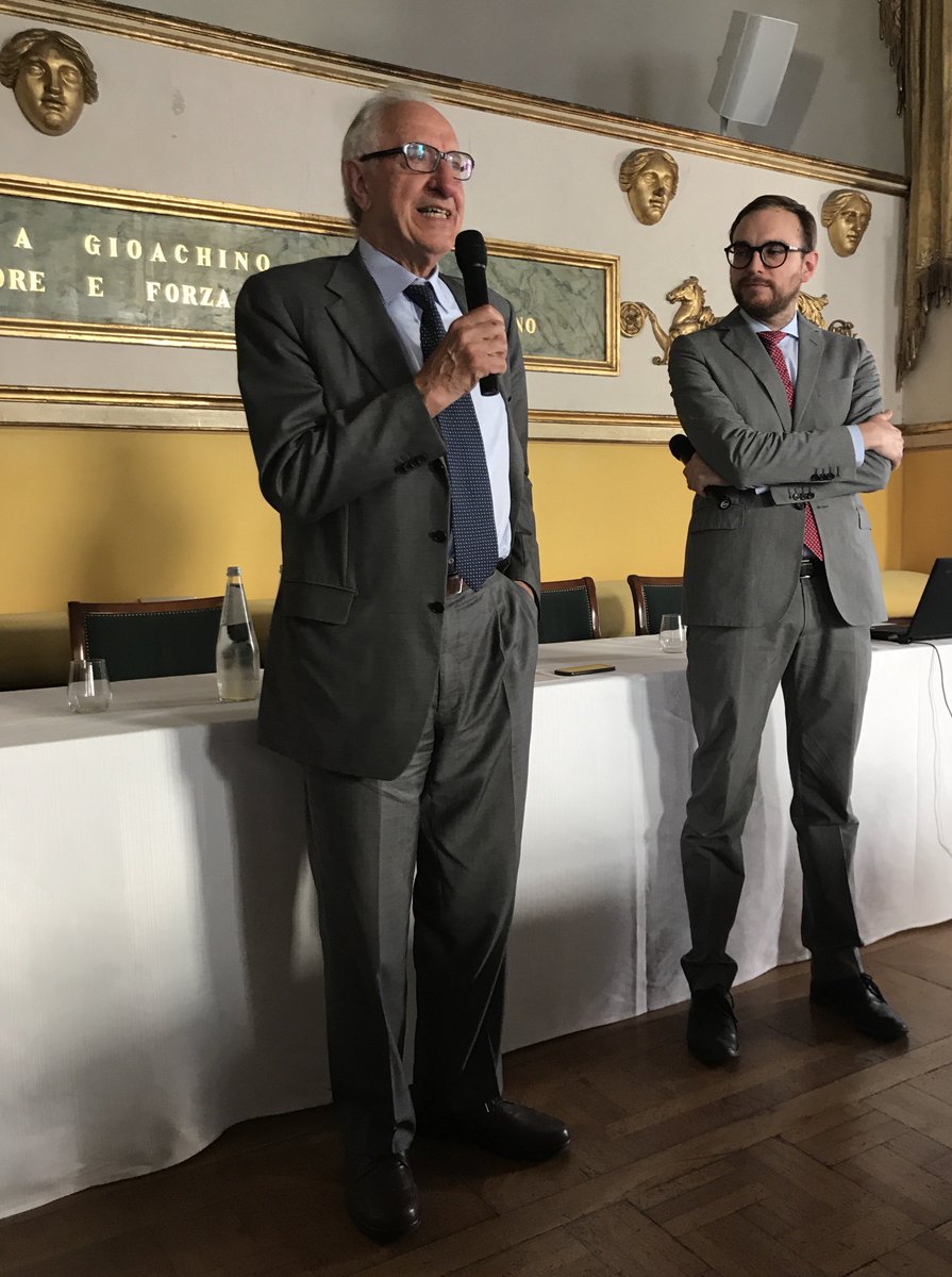 fabio_monti's tweet photo. Inizia la premiazione di #mimprendo. Il saluto del presidente CCUM, Prof. Lorenzelli https://t.co/4kdMB3nKUz