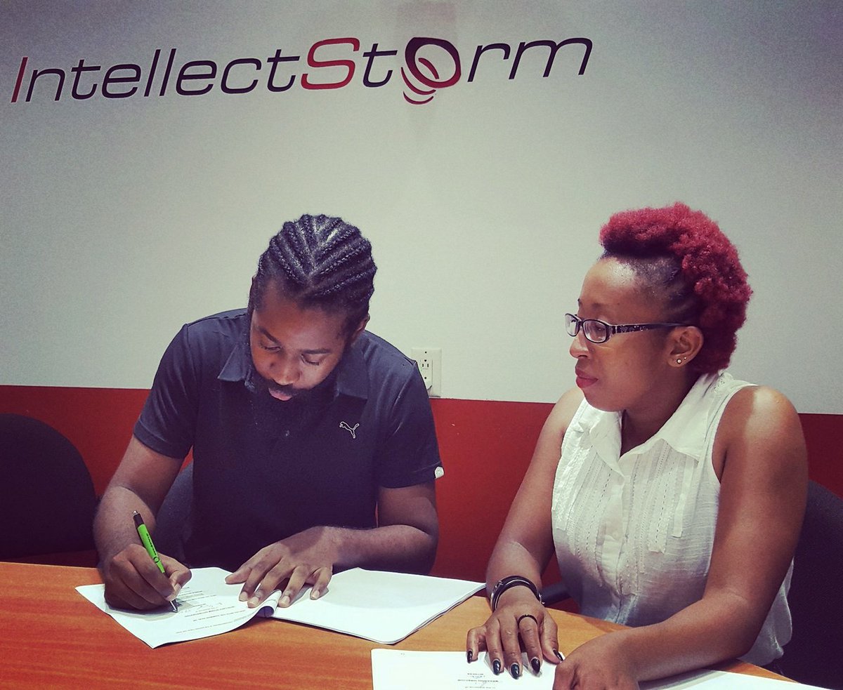 rowenwillabus's tweet photo. Gone clear! Youths solving problems in #Guyana; contract inked. #IntellectStorm https://t.co/0vpeMF9Hbv
