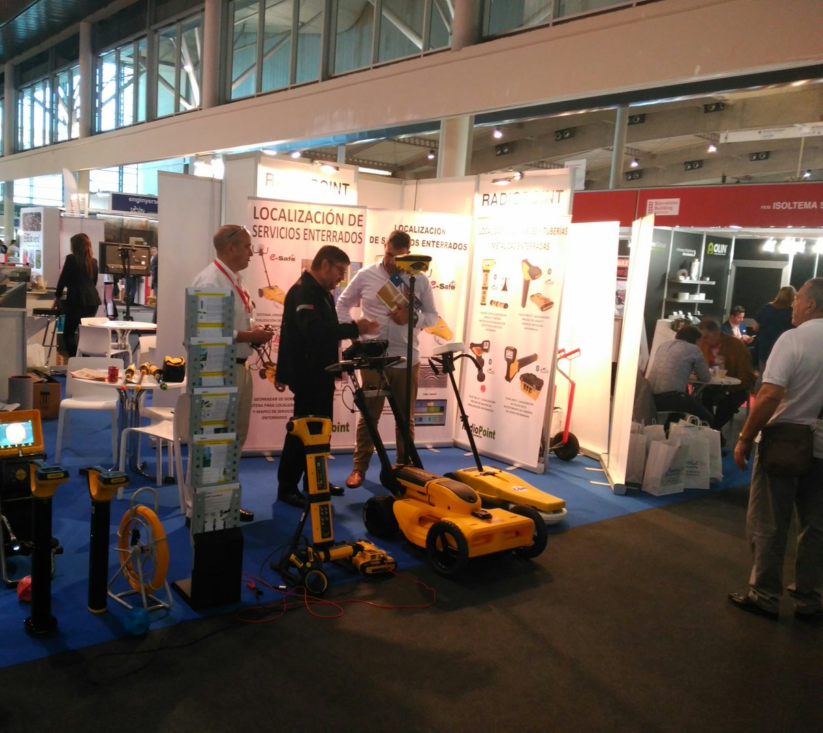 IBSTT's tweet photo. Nos despedimos Isla #TecnologiasSINzanja @ConstrumatBCN!!: @MC_Spain_ @PastalleXavier @aqualyt_net @HidrotecTV @RPS_RadioPoint @CarlesColas https://t.co/3PhLwJihLL