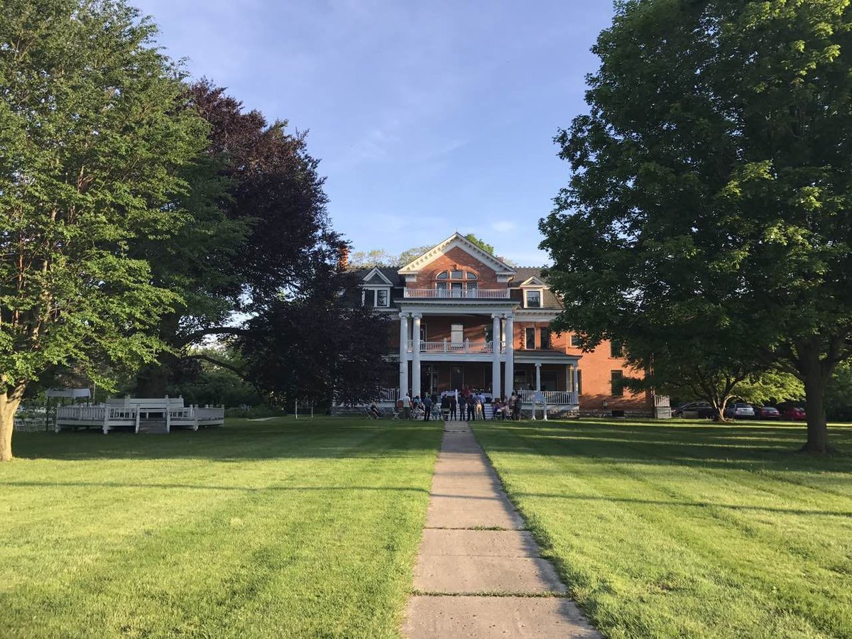 msuzombienation's tweet photo. Yifei at turner dodge house https://t.co/zCDGmlYCJ7