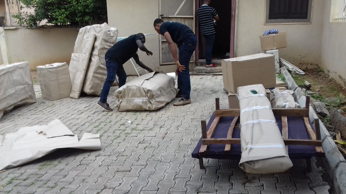 XpedientMovers's tweet photo. Moving is our #business. #XPM #Abuja #Nigeria https://t.co/RGeVHbDKzy