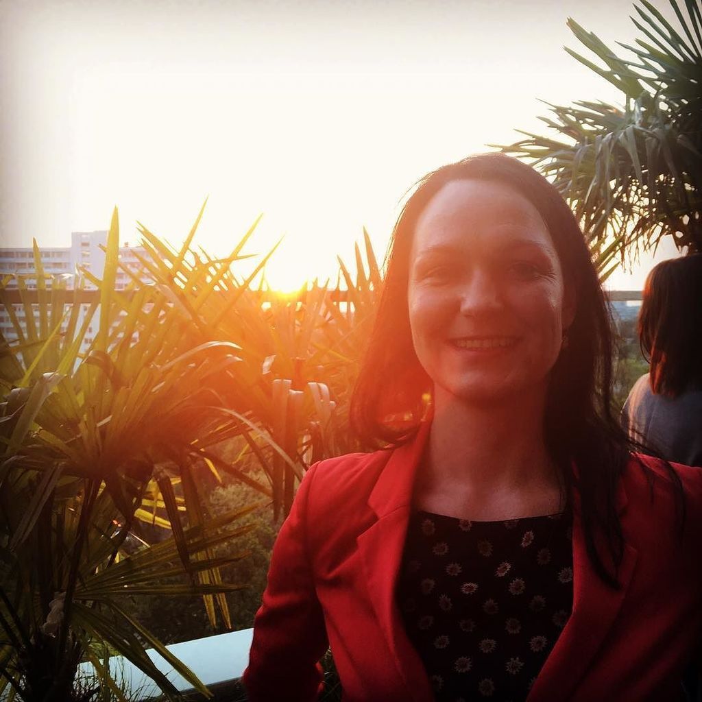 brittafehmer's tweet photo. Noch ein #Portrait nach dem #TraumBusiness Event mit @kathluty. 👏💁🏻😋 #monkeybarberlin #berlin #berlinstagram #life… https://t.co/FpzU0Gj2Iv https://t.co/wx4zItBgMh