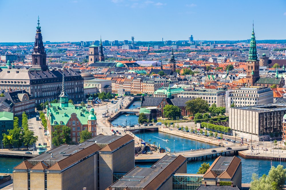 #BienEtre au travail : la recette secrète du Danemark ! ow.ly/TzfC30c6sAN #QVT  #BonheurAuTravail v/ <a href="/MyRHCommunity/">☆☆☆☆☆</a>