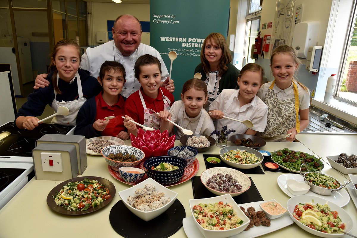 gridcustomersuk's tweet photo. Delighted to sponsor @Urdd #CookeryCompetition for more information click on the link https://t.co/zZB7RnPGg7 https://t.co/m4PX4UifxA