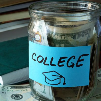 .<a href="/WellsFargo/">Wells Fargo</a> shares ten ways for #college graduates to build a financial future: stories.wf.com/10-ways-colleg… #Classof17 #Graduation #529Day