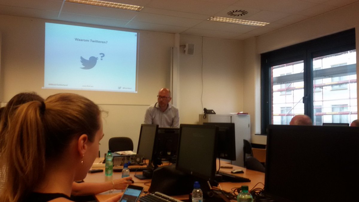 saarvg's tweet photo. Curieus wat ik over Twitter nog kan leren van @bartdecl. In elk geval lekker fris hier @AP_Hogeschool @PRAntwerpen #AllesinTwitterland https://t.co/g7zPerLkLv