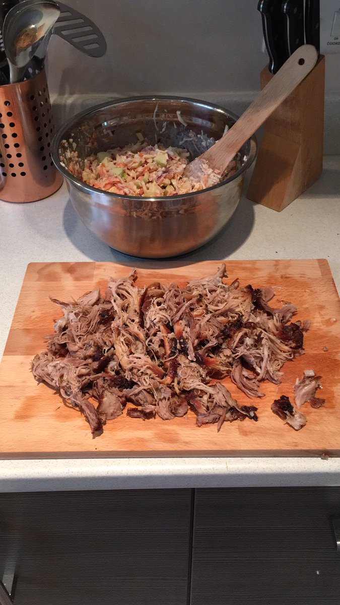 emilysleech's tweet photo. What are you having for tea?* disclaimer - only asking so I can show off my pulled pork&amp;slaw 🤤😍💁🏻#foodporn #pulledpork #bankholiday #yummy https://t.co/dtg3Y1X9cP