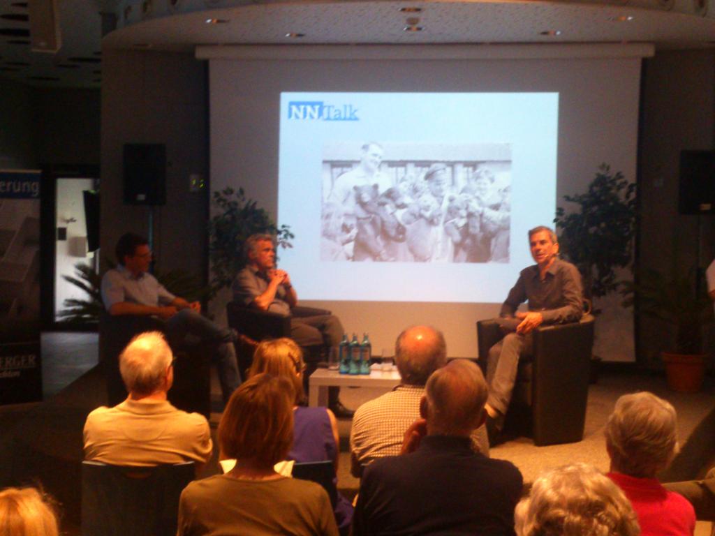nn_lokales's tweet photo. Zwischen #Delfinen und #Manatis: #NN-Talk zur Lage und Zukunft des #Tiergartens #Nürnberg https://t.co/NIwjrnP4xr