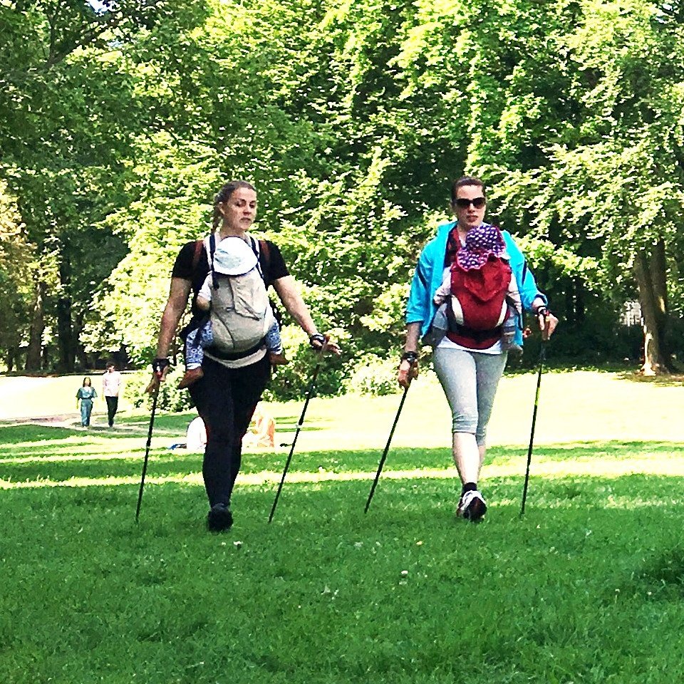 ndwbabe's tweet photo. Rückblick auf letzte Woche. Bevor es morgen weitergeht. Dienstag im Volkspark Wilmersdorf #nordicwalking #sportmitbaby #tragetuch
#tragemama https://t.co/Qu55LmTB7j