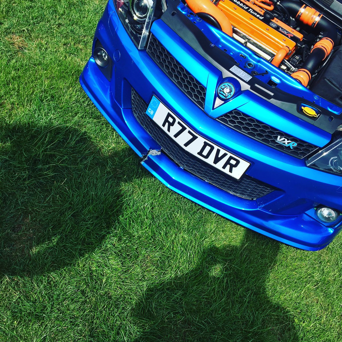 Ryanjdover's tweet photo. Smashed splitter? No problem! DIY Body Work skills on point 💪🏻 https://t.co/q77aho8U8c