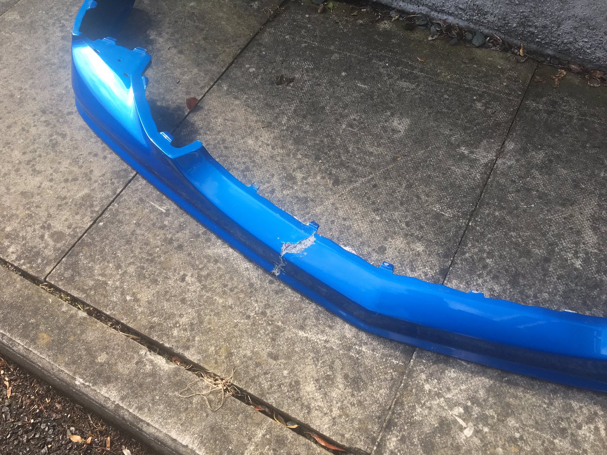 Ryanjdover's tweet photo. Smashed splitter? No problem! DIY Body Work skills on point 💪🏻 https://t.co/q77aho8U8c