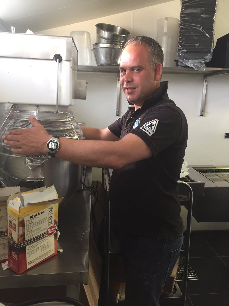 RopaFlevoland's tweet photo. Voorbereiden, koken voor @RoparunLelystad team 197 en team 343 https://t.co/c8fNSJRuSo