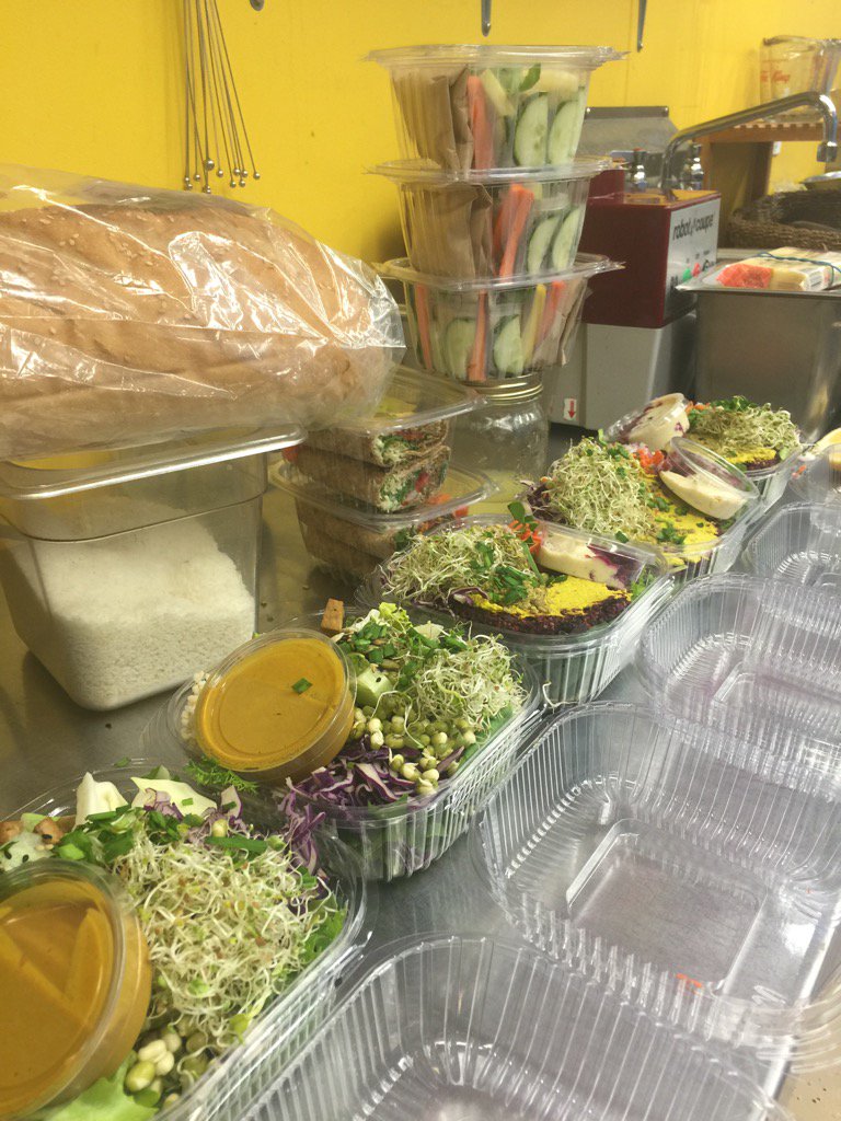 Pick nic food #yyj in #compostable containers #vegan #glutenfree