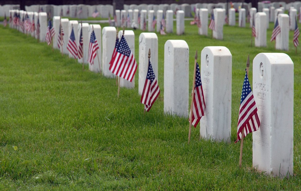 HESmithCompany's tweet photo. This #MemorialDay17 We Remember Those That Have Given the Ultimate Sacrifice for Our Freedom.  Thank You!  #FreedomIsntFree https://t.co/pF1IVl2pJd