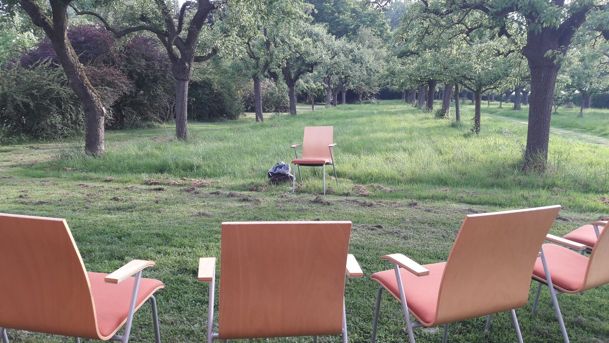 Wat een mooie plek om zo een verhaal te houden! In de tuin van een klooster, bij Powertrail van <a href="/grotesprekers/">Great Communicators</a> <a href="/jonibais/">Joni Bais</a>