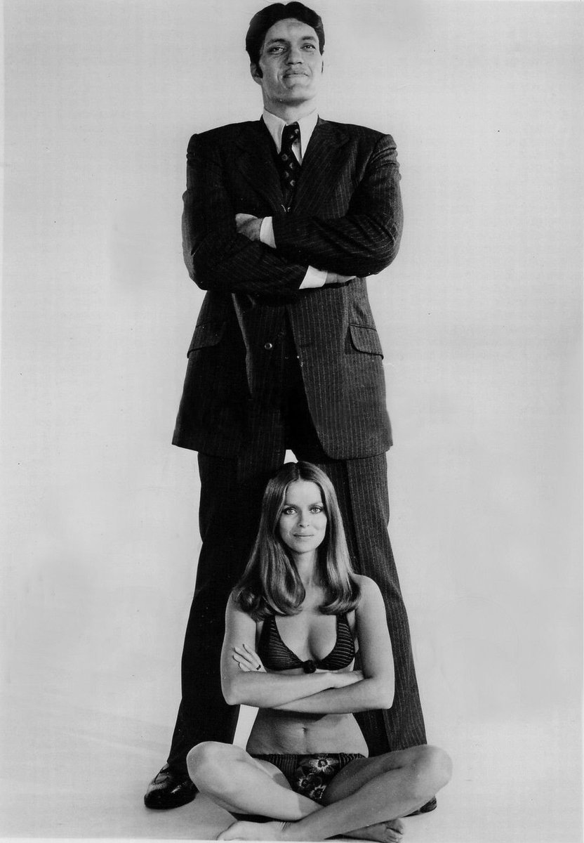 circusthuppaki's tweet photo. Barbara Bach is really something. #Jaws #doubleOh https://t.co/YXoUCeaHgS