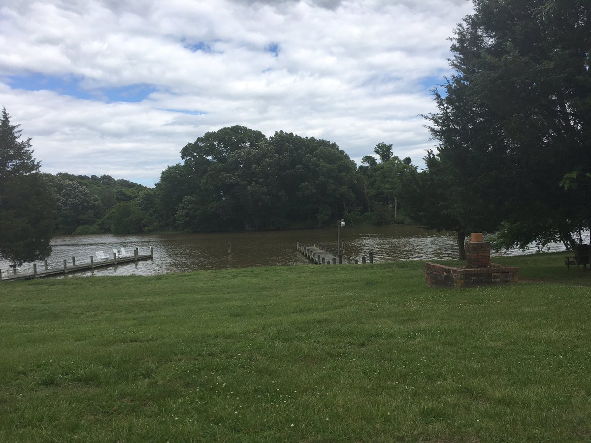 KSMALLZIE's tweet photo. Women who fish #fishing #catfish #womenwhofish #fish #ChesapeakeBay #vacationing https://t.co/v9LPqJm5b9