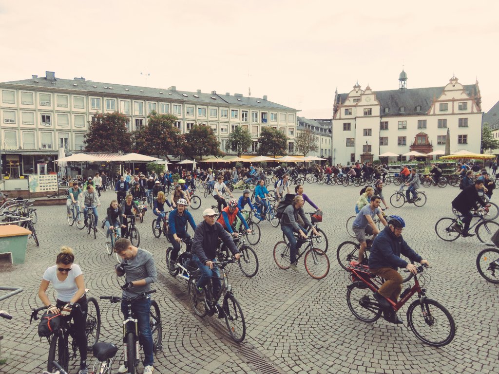 CriticalMassDA's tweet image. das 1x1 des #criticalmass 
damit auch in Zukunft alles glatt läuft.....!

m.facebook.com/story.php?stor…

#CMDA #Darmstadt