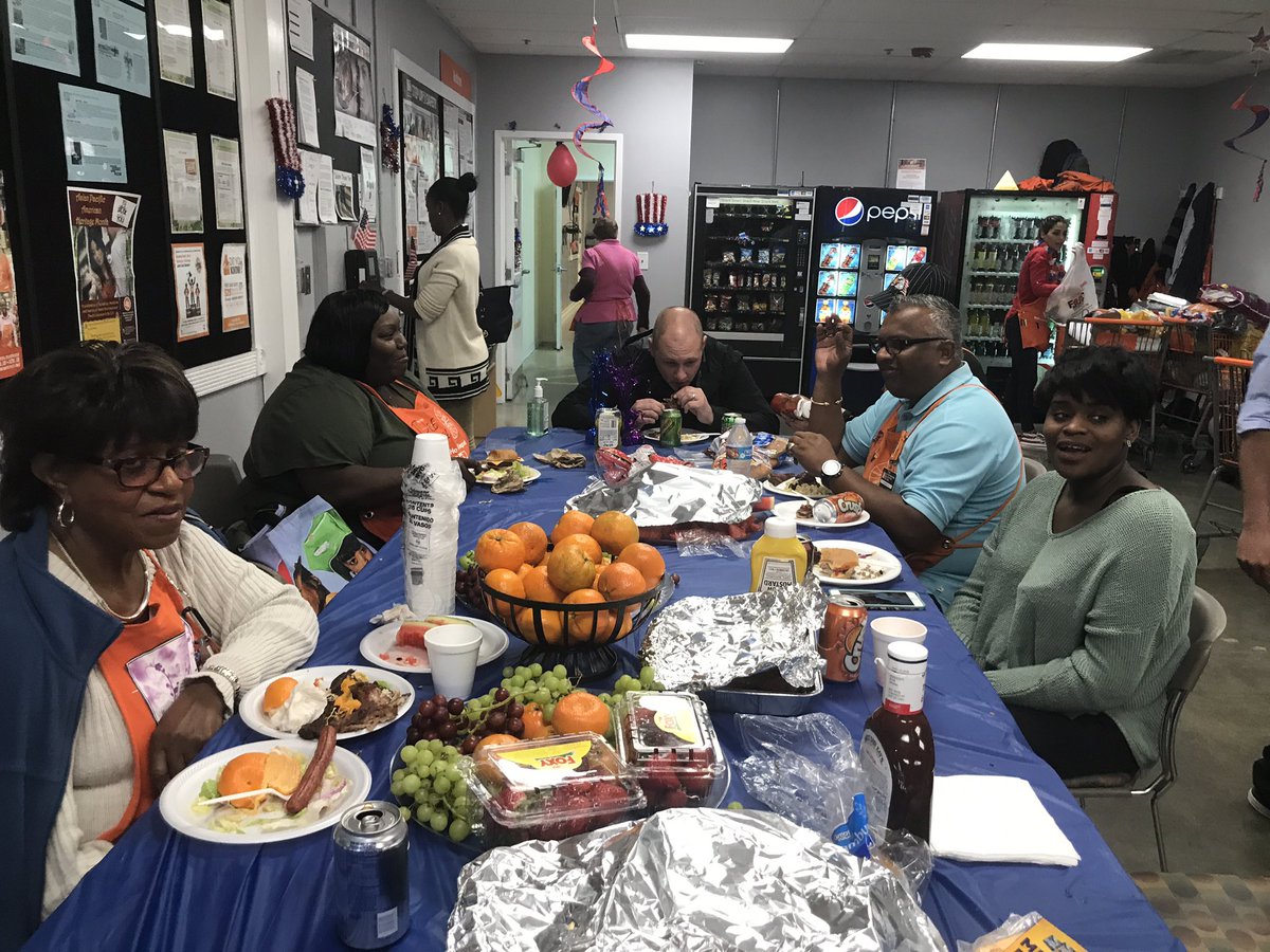 kathy102894's tweet photo. Thank you to our associates who made this moment so special. Thank you All. @si62025372 @DHRMgregorio @Mcgalec99 @NicoleSmithHD https://t.co/rm1El3wxiW