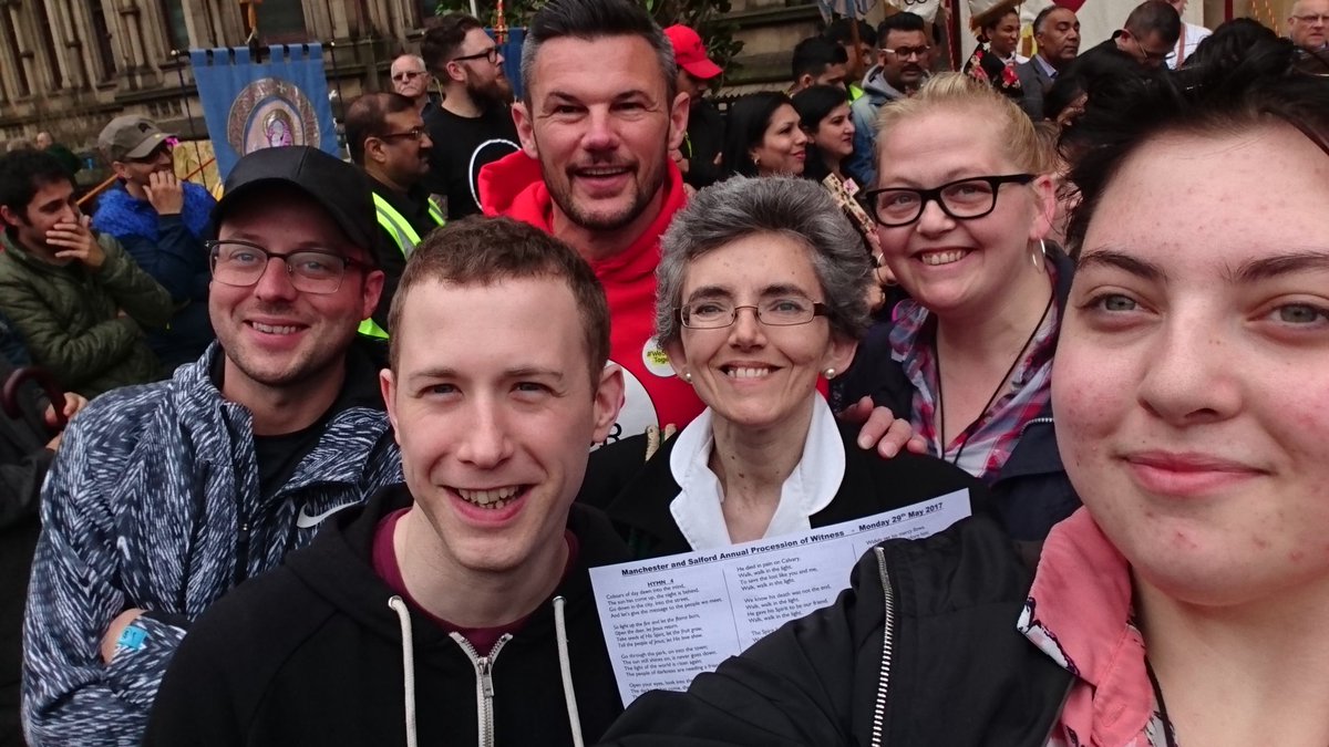 propertearooms's tweet photo. Proper Tea joined in on the Manchester Whit Walks 2day following our neighbours @ManCathedral and bumped into the lovely @CarlAustinBehan 😀 https://t.co/LPlVDdo5id
