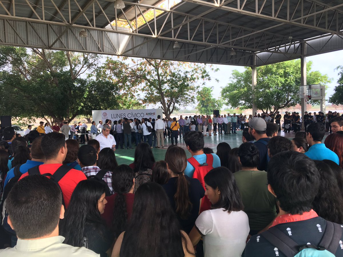 AlvaroRuelasE's tweet photo. Asistí con gran ánimo a #UdeO #LosMochis  donde la comunidad estudiantil nos recibo con gran alegría #LunesCívico #Ahome #TrabajamosContigo https://t.co/qvEysHKPHg