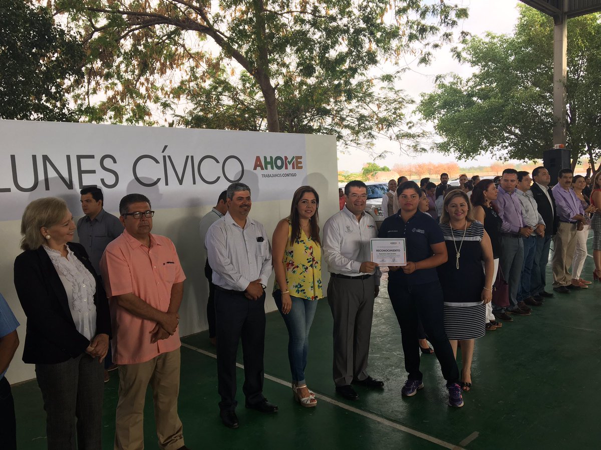 AlvaroRuelasE's tweet photo. Asistí con gran ánimo a #UdeO #LosMochis  donde la comunidad estudiantil nos recibo con gran alegría #LunesCívico #Ahome #TrabajamosContigo https://t.co/qvEysHKPHg
