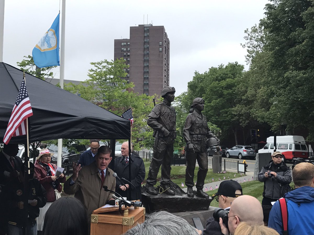 SEBVONS's tweet photo. Thank you @marty_walsh for stopping by the #southend to offer remarks honoring our Puerto Rican Veterans. #bospoi #MemorialDay https://t.co/6pKMRHAXi7
