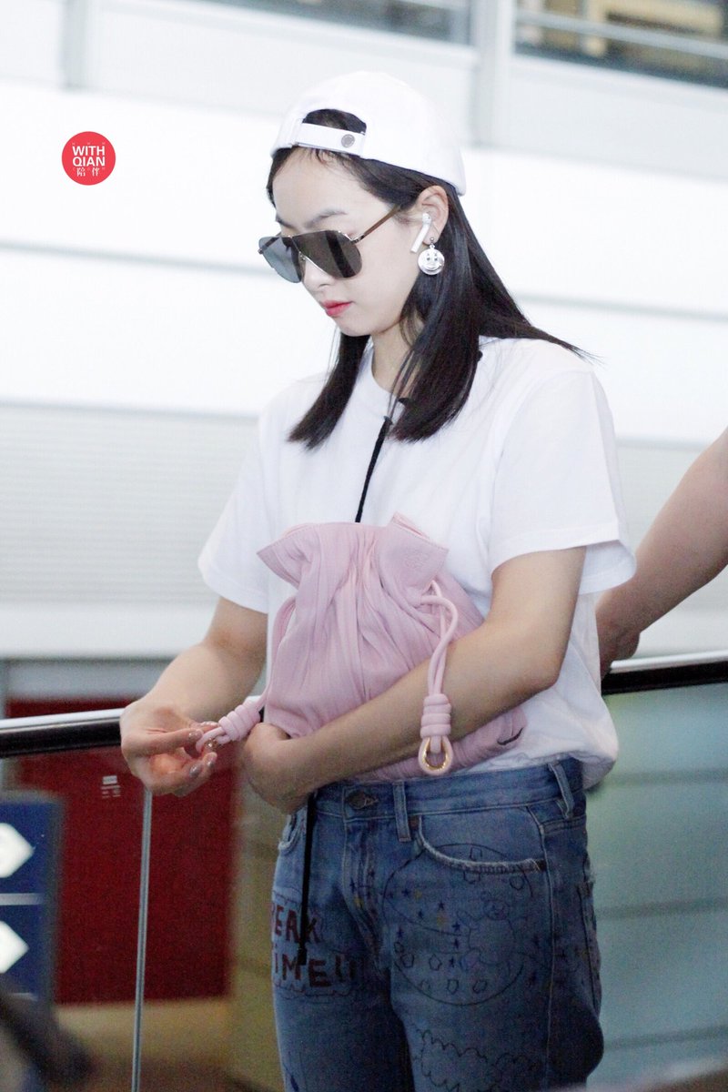 pandatoria's tweet photo. 170529 Victoria 6P

🔗 https://t.co/8T7rMKR2p2 https://t.co/PhNG0e0f5A