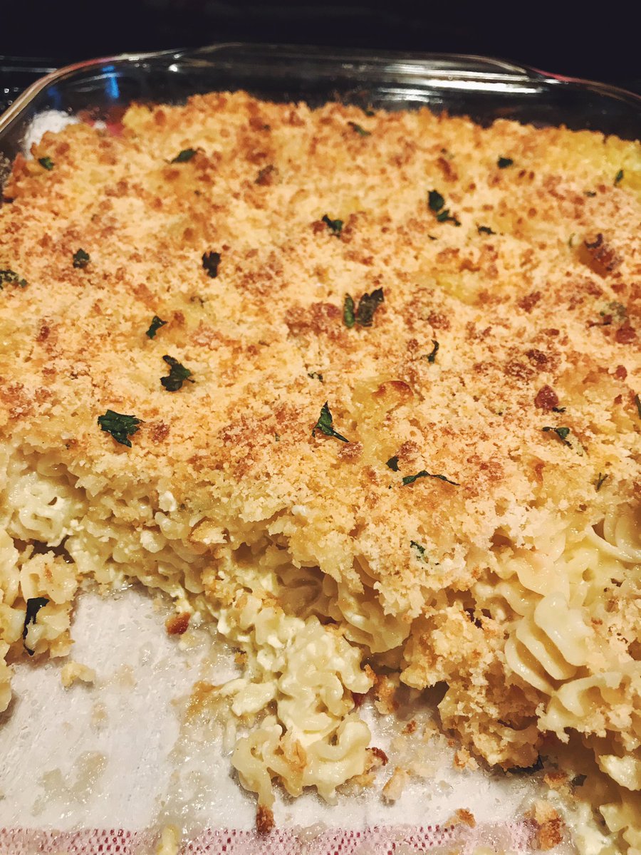 megmill15's tweet photo. and people wonder why I'm obsessed with @ayeshacurry ...LOOK AT HER MAC N CHEESE🤤👅 https://t.co/pkVQrr3tcK