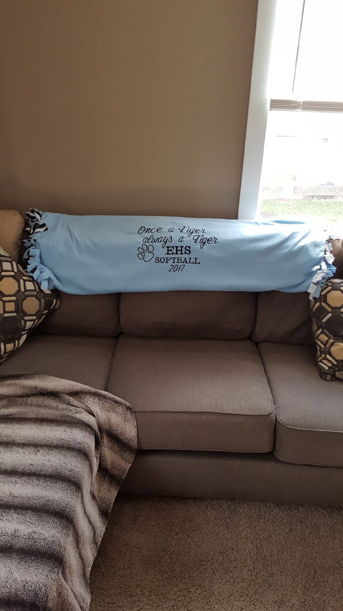 ehstigersball's tweet photo. Thank you players! First thing in my new house in Iowa ❤⭐♥️ https://t.co/9REftyLYqb