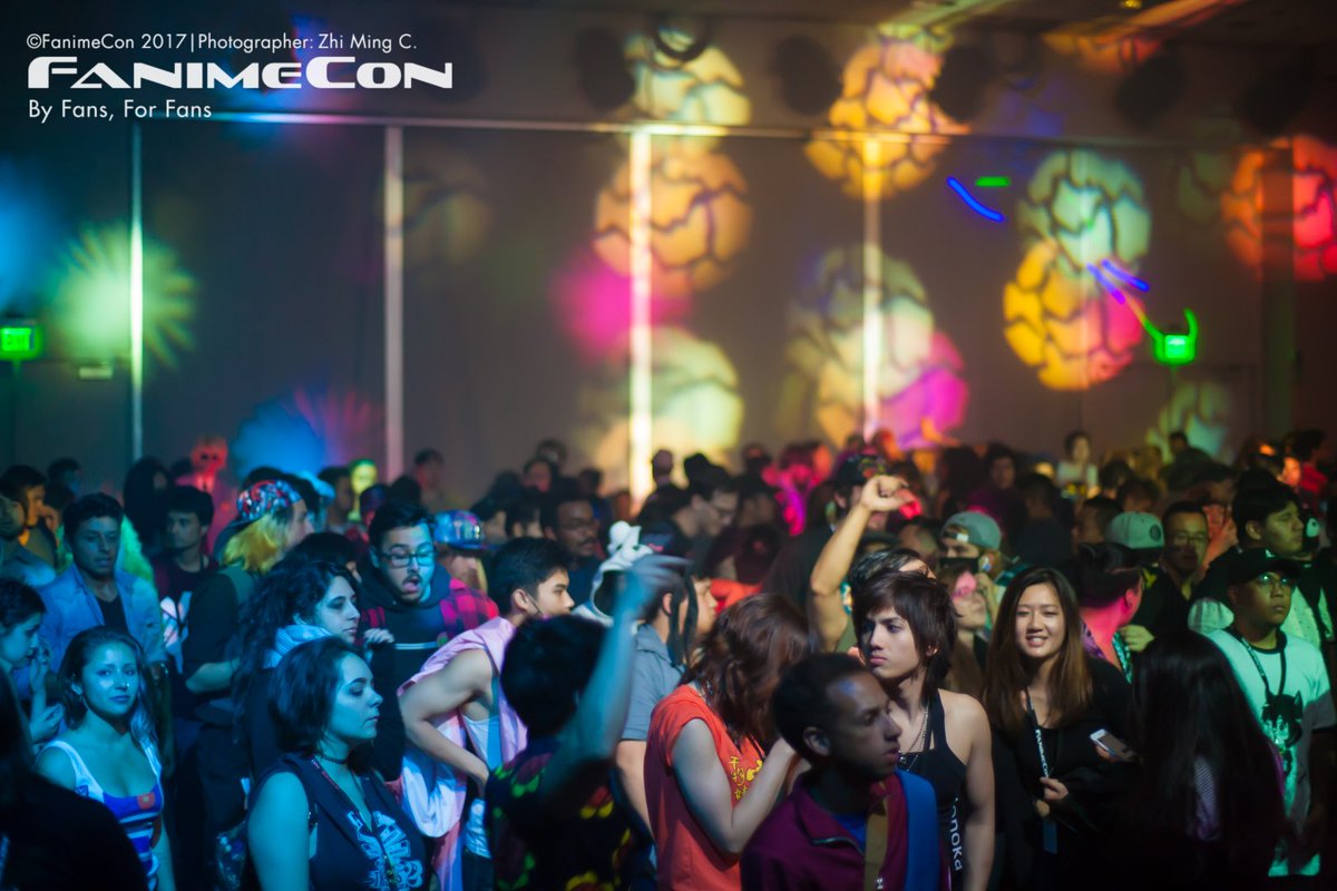 FanimeCon's tweet image. Dancing the night away, attendees and T-Rexes! #Fanime