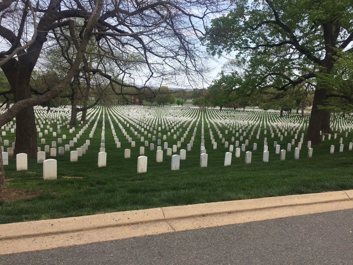 Crystalious's tweet photo. Happy Memorial Day!!!  All gave some, some gave all. #MemorialDayWeekend #MemorialDay17 https://t.co/WpMjO2pdnB