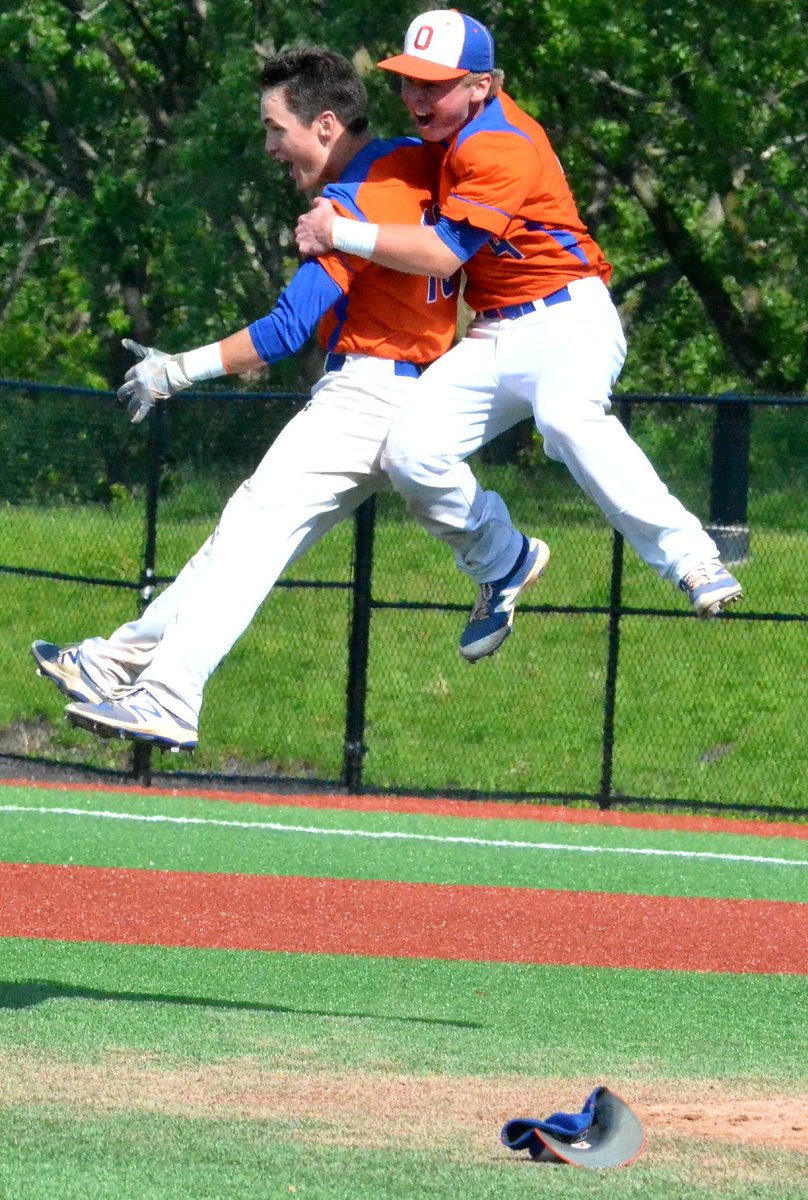 OneidaSports's tweet photo. #Baseball: James Dick dazzles as @SportsOneida beats @SkanLakers in Section III Class B championship game. 
https://t.co/X5JndnpFKf https://t.co/32CLzDvl25