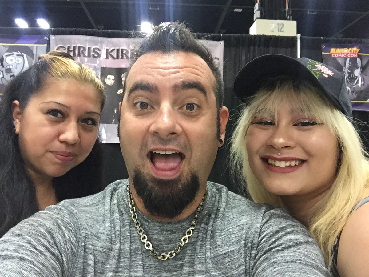 Saytowngirl_'s tweet photo. This guy right here! @IamCKirkpatrick is amazing Thx 4 the pix u literally made me cry happy tears when I walked away! Made my day !#fmcm https://t.co/uIDAQsn1Jq
