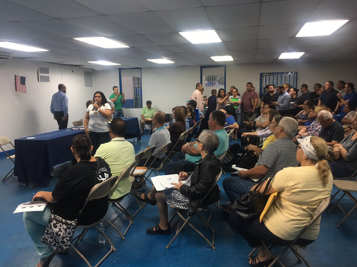 mlugo_j's tweet photo. Reunión funcionarios de colegios #Precinto11 y #Precinto10 @ramonluisrivera @YashiraMLebron #JuniorPerez camino al #Plebliscito #11dejunio https://t.co/Ks8OBe0MoV