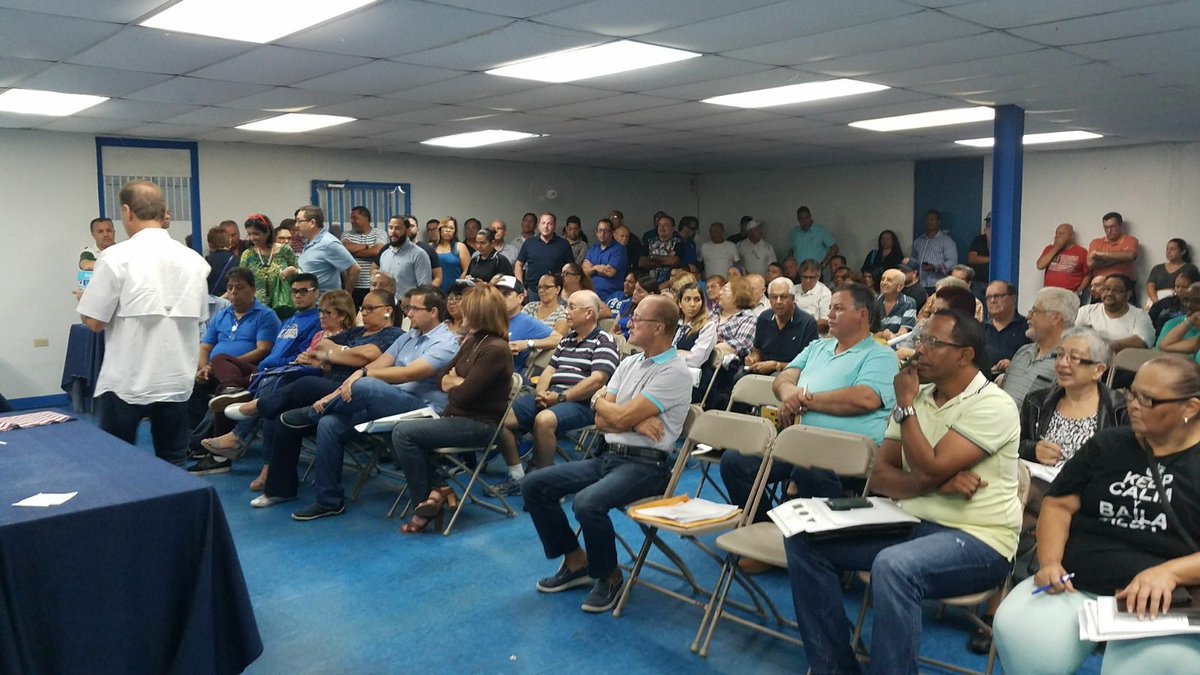 YashiraMLebron's tweet photo. #Estadidad #11dejunio reunión con nuestro alcalde de Bayamón @ramonluisrivera en reunión #Plebliscito @cucusahernandez @TeamCucusa https://t.co/M6bkGbtfN3