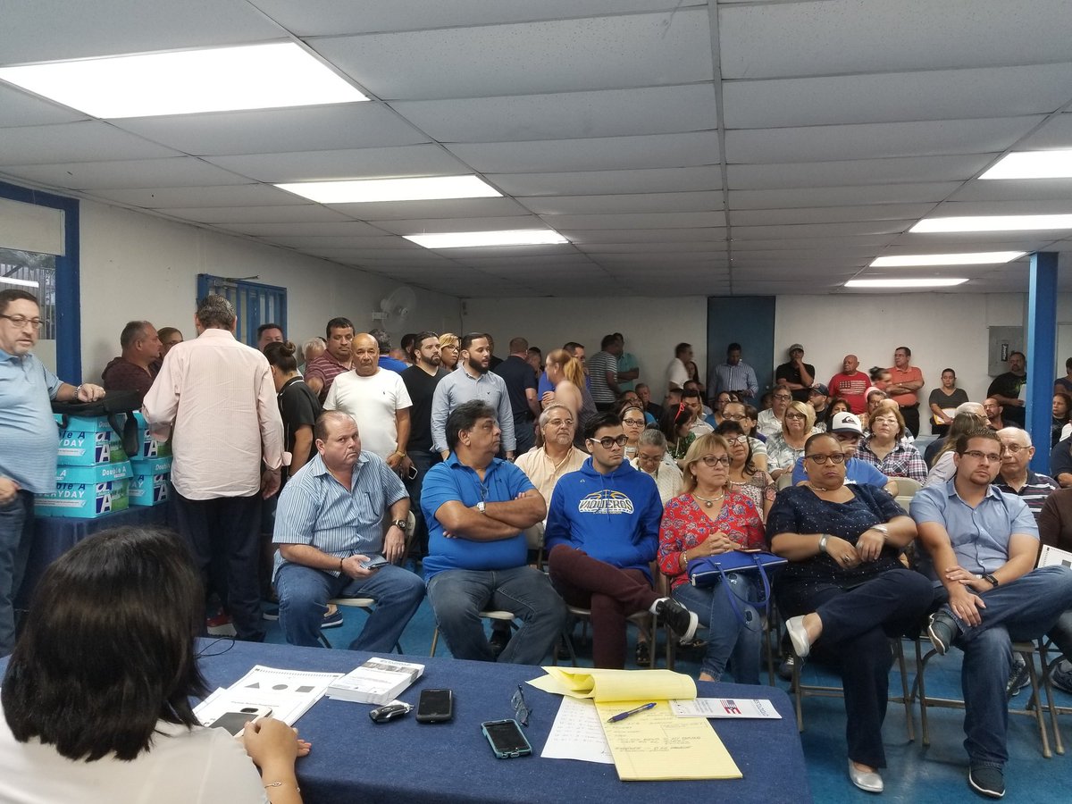 YashiraMLebron's tweet photo. #Estadidad #11dejunio reunión con nuestro alcalde de Bayamón @ramonluisrivera en reunión #Plebliscito @cucusahernandez @TeamCucusa https://t.co/M6bkGbtfN3