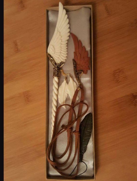 FeatherTribe's tweet photo. Custom order for Jordan Blackie https://t.co/odZZDlCwyY https://t.co/q7COG0IEKg