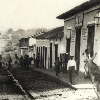 JorgeArrietaFM's tweet photo. De lo que uno se entera. Me espero mañana unos memes de lujo. 

RT @tachirense89: La luz eléctrica llegó a San Cristóbal el 27 de Abril de 1897, se llamó "Energía y Luz Eléctrica de San Cristóbal" de Luis Manuel Méndez. https://t.co/5TyDACXGlk