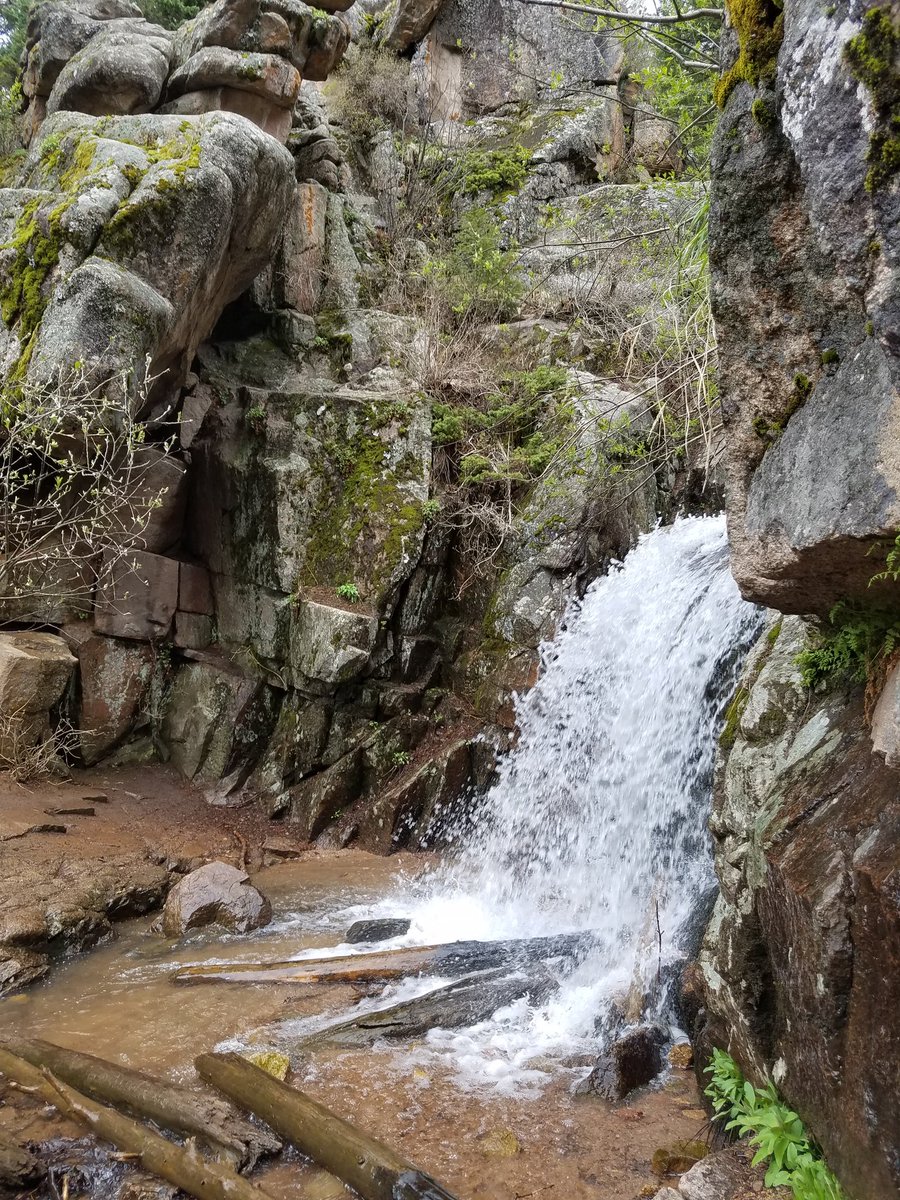 onesunchasers's tweet photo. Made it down to #maxwellFalls after #Hiking 10 mile on #CubCreekTrail #Waterfall is flowing nicely. Great time to #Getouside. https://t.co/WubcKKnQDn