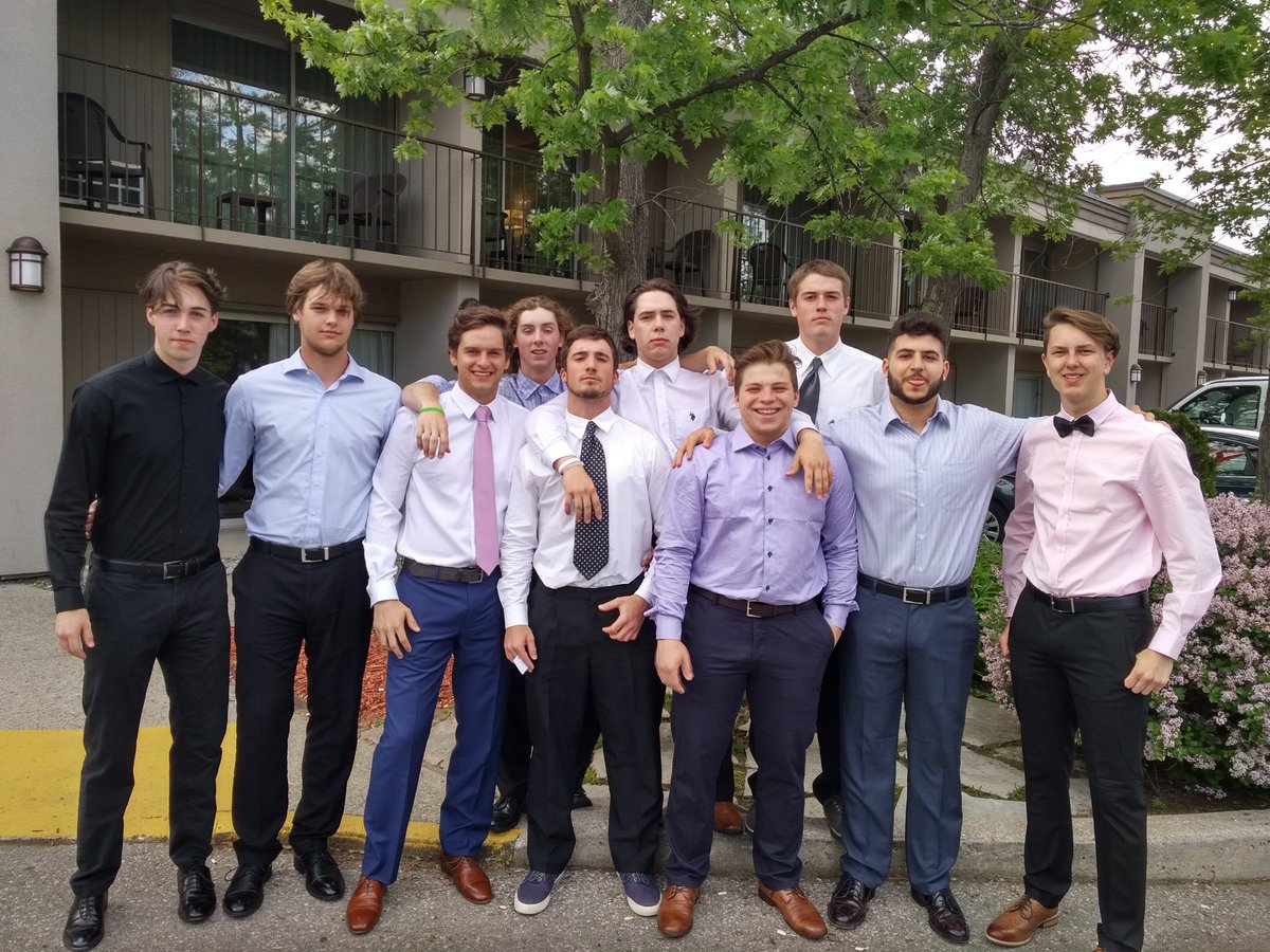 sly__29's tweet photo. Banquet a ofssa https://t.co/0befTWtX45