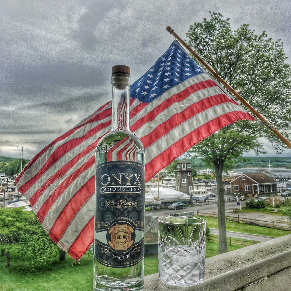 We raise our glass in thanks and remembrance #MDW2017 🇺🇸🥃