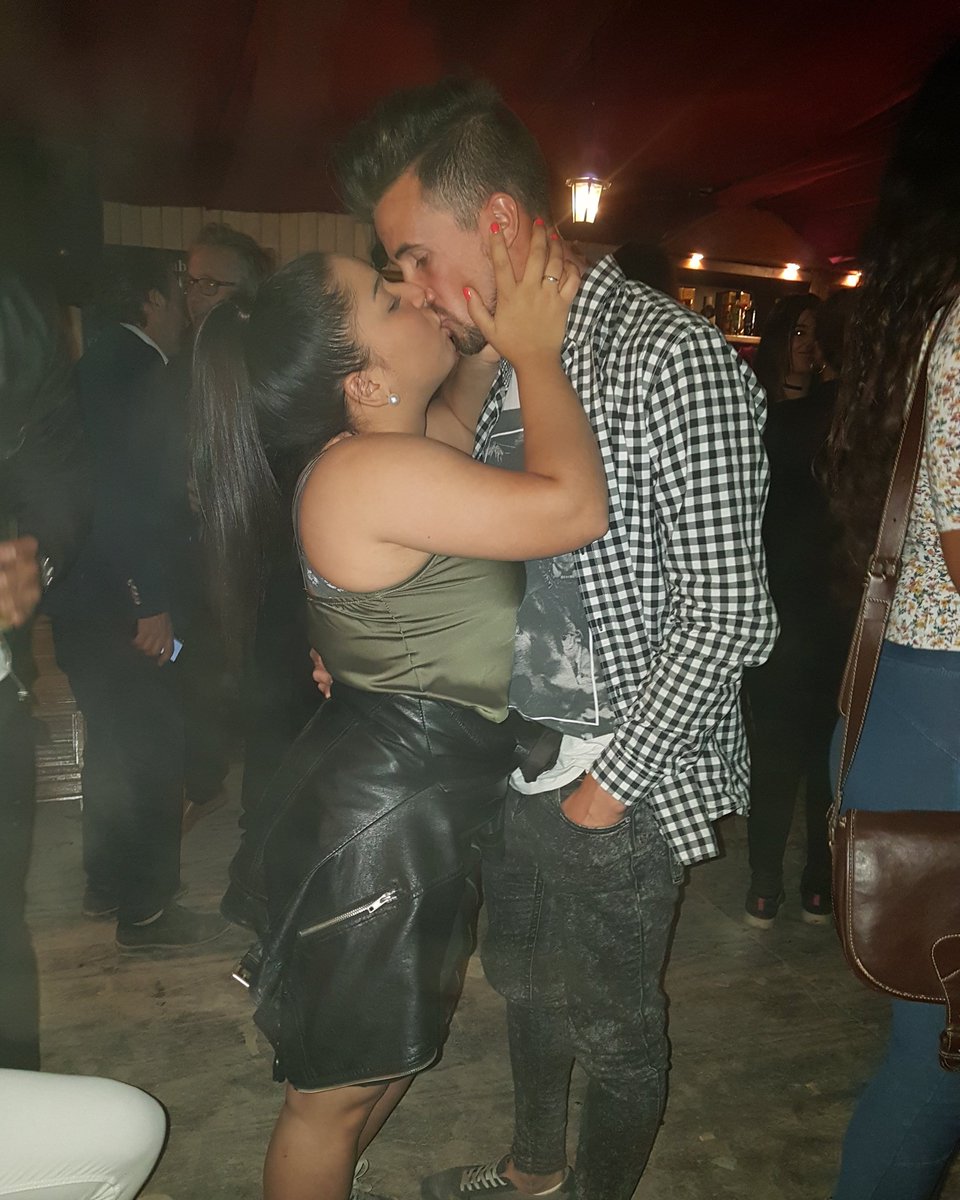 IvanHerrera94's tweet photo. Solo te pido que sueñes conmigo, que estés a mi lado, vivir en un sueño, un sueño encantado... https://t.co/dN3dn1AdYf