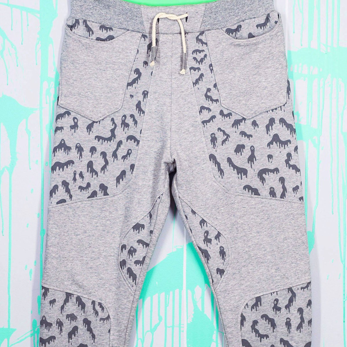 coco_and_max's tweet photo. FUTURE WILD - Dripard Track Pants - Latest Drop! 🙌🏼 100% Cotton - Geometric cut - Limited Edition - https://t.co/vELvVuXN7r 🖤 #indiefashion https://t.co/rqOl1Xe5ha