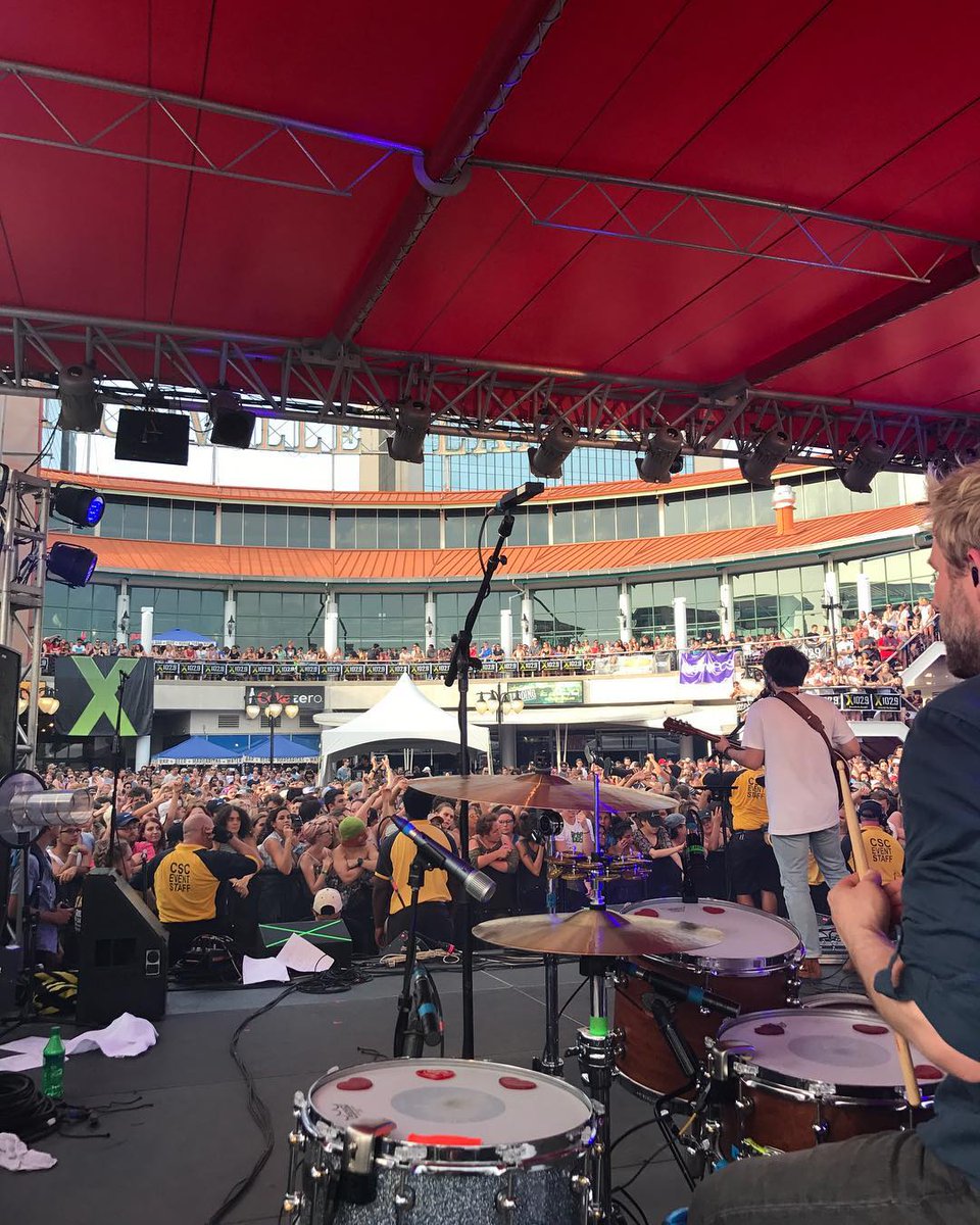 MilkyChancePeru's tweet photo. @MilkyChance on en 'ROTR8'
#MilkyChance #ROTR8 #TheOcho #RockOnTheRiver https://t.co/4EvZbcOJLF
