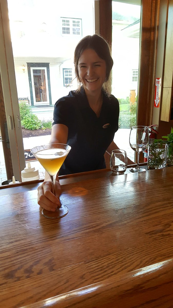 CrosswindGrille's tweet photo. Rachel Is serving up drinks at the bar tonight. Stop on over. https://t.co/sx0MBTzmbW